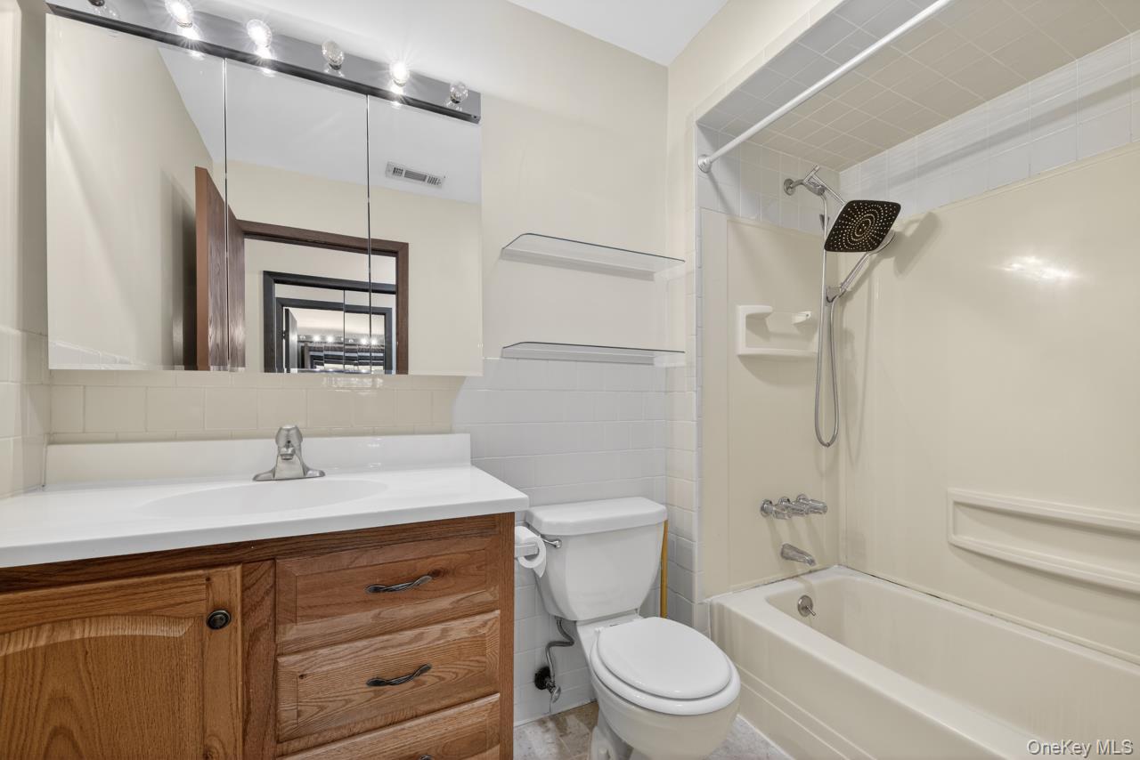 350 N Water Street Unit: 2-18