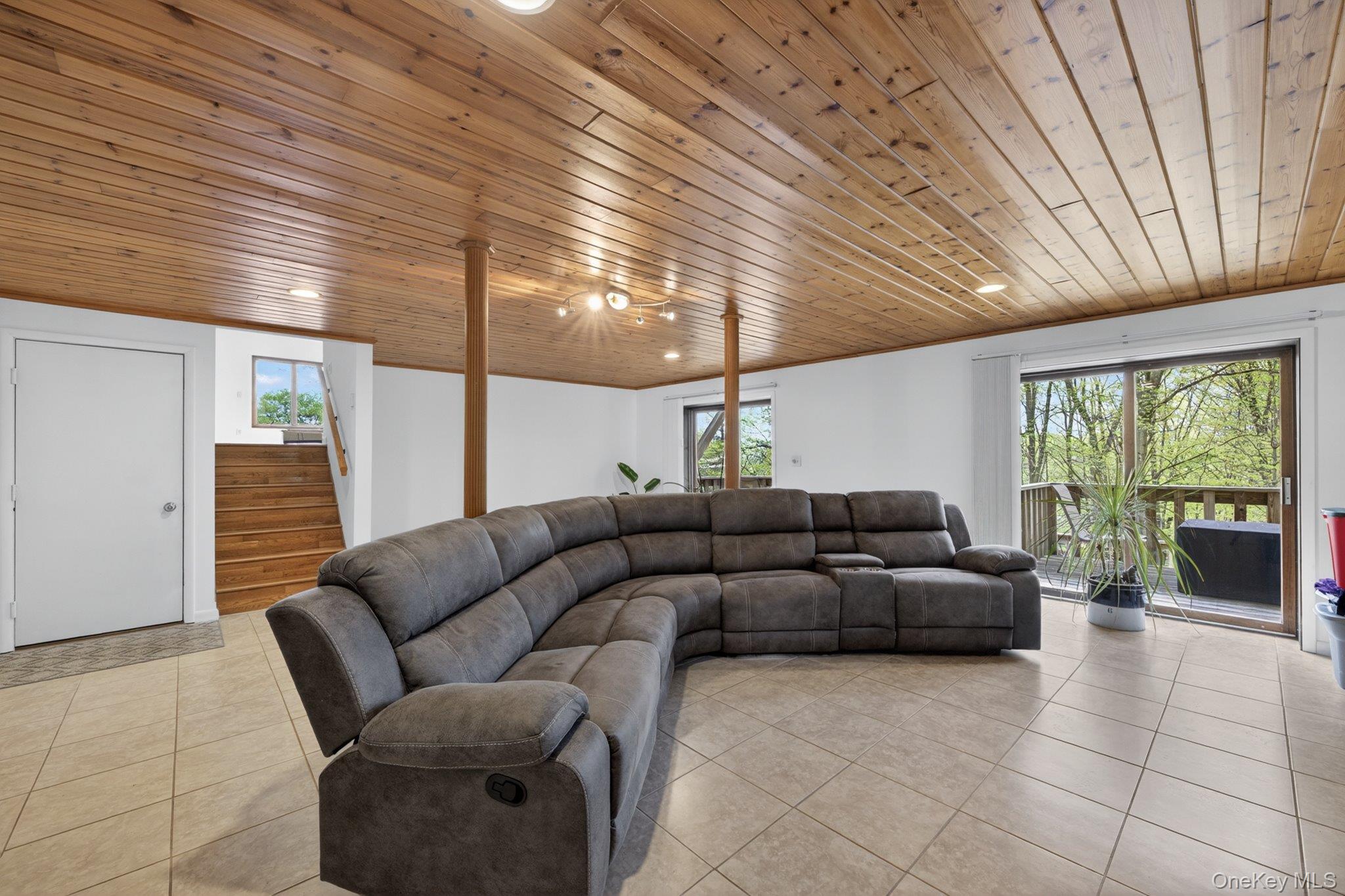 12 Hillside Drive