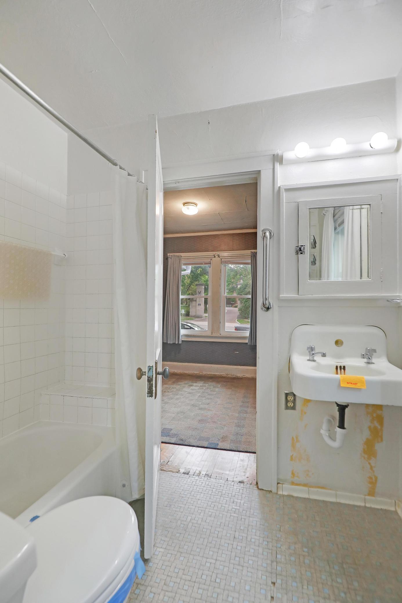 1989 Randolph Avenue