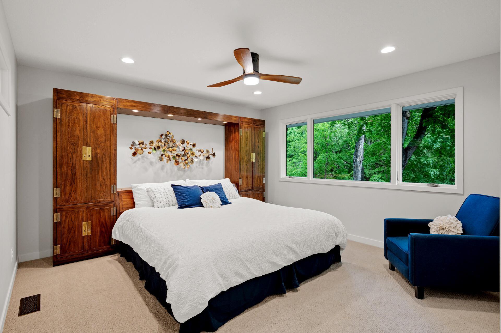 5573 Sherwood Drive
