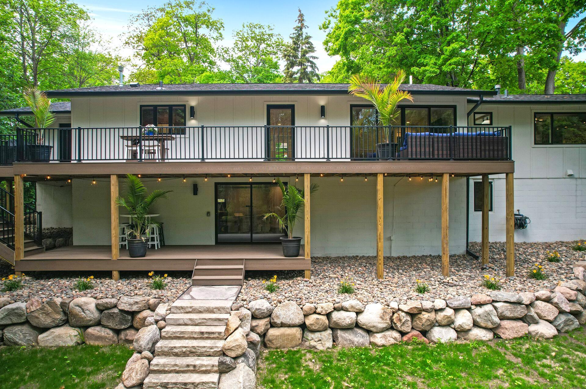 5573 Sherwood Drive
