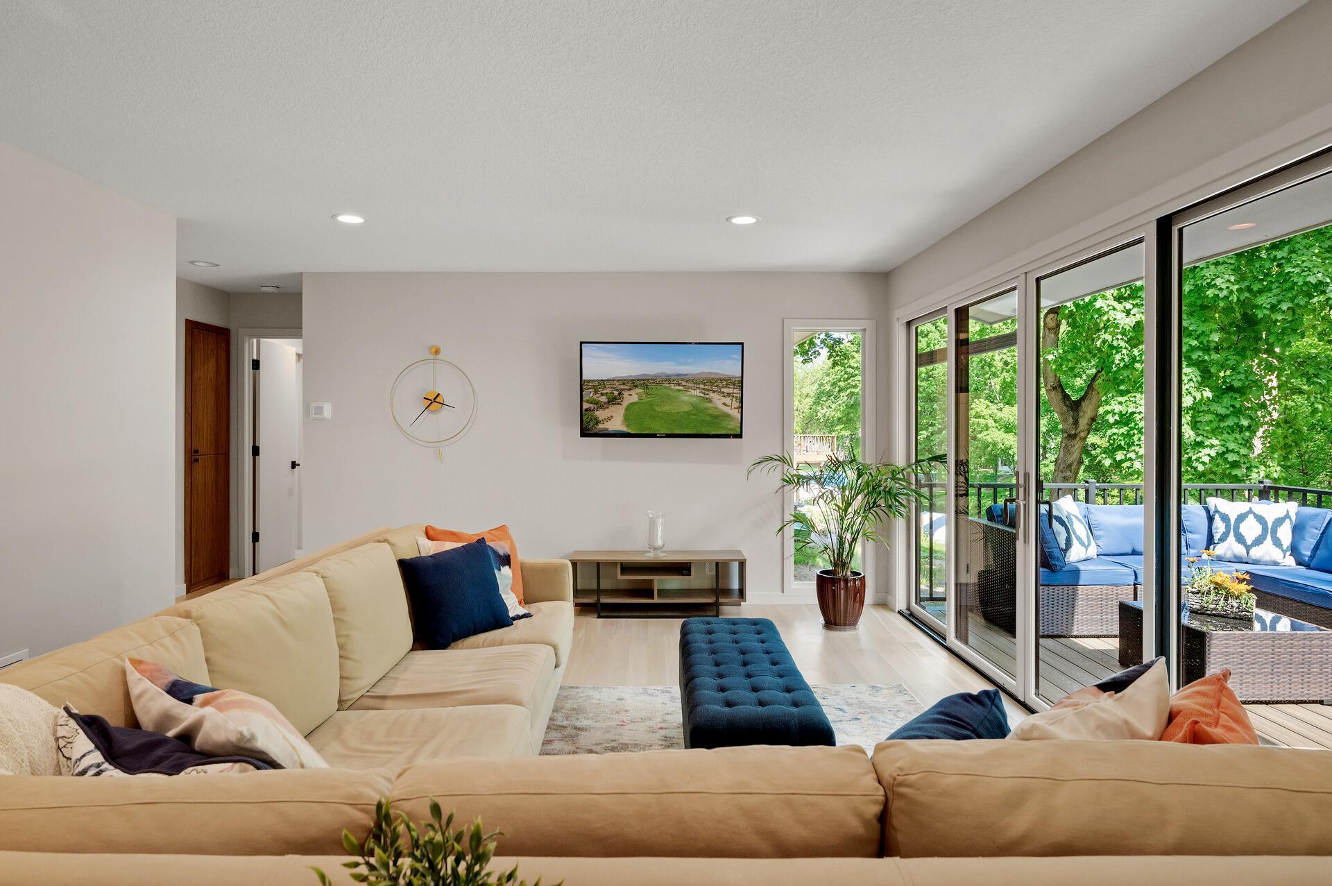 5573 Sherwood Drive