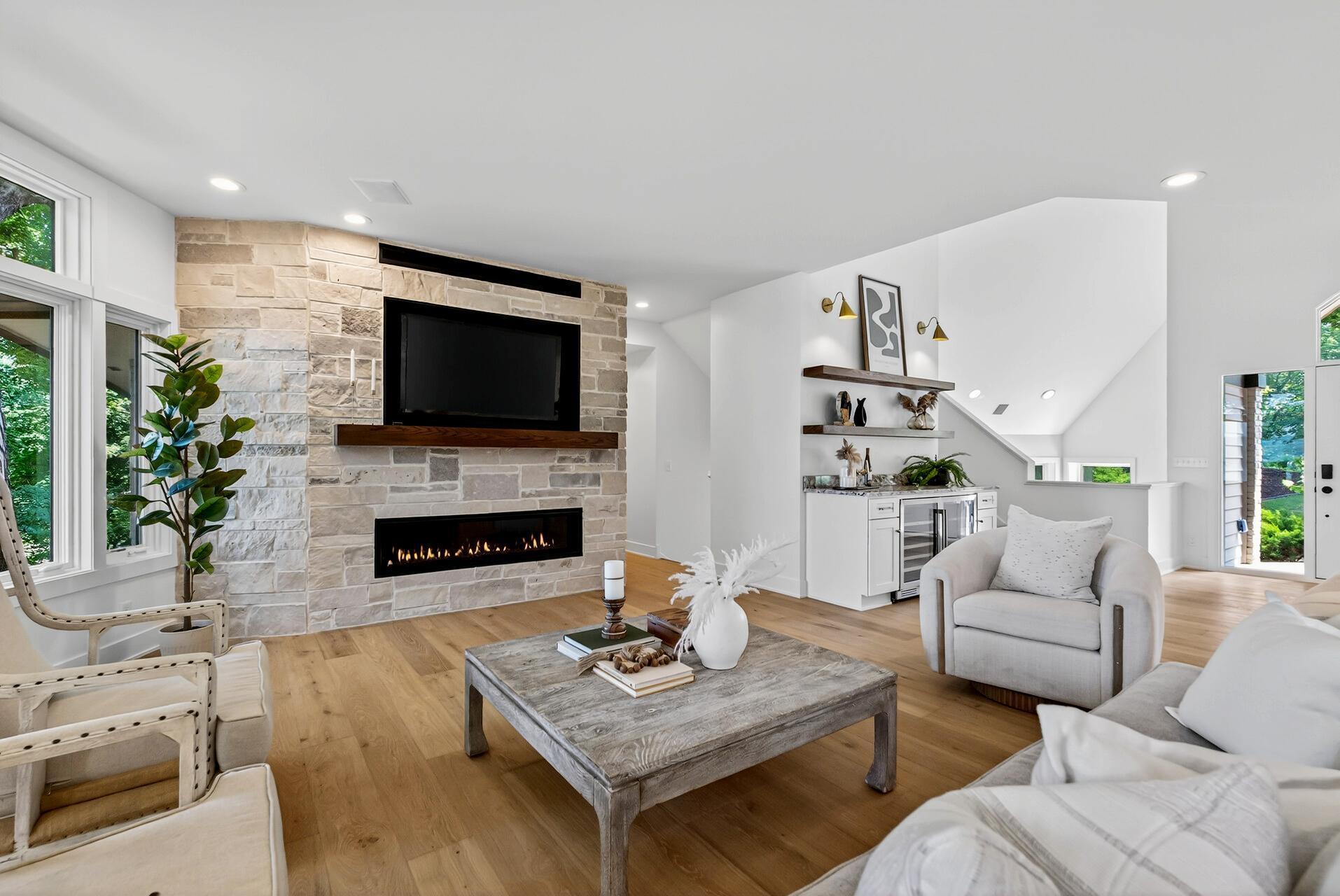 5940 Hardscrabble Circle