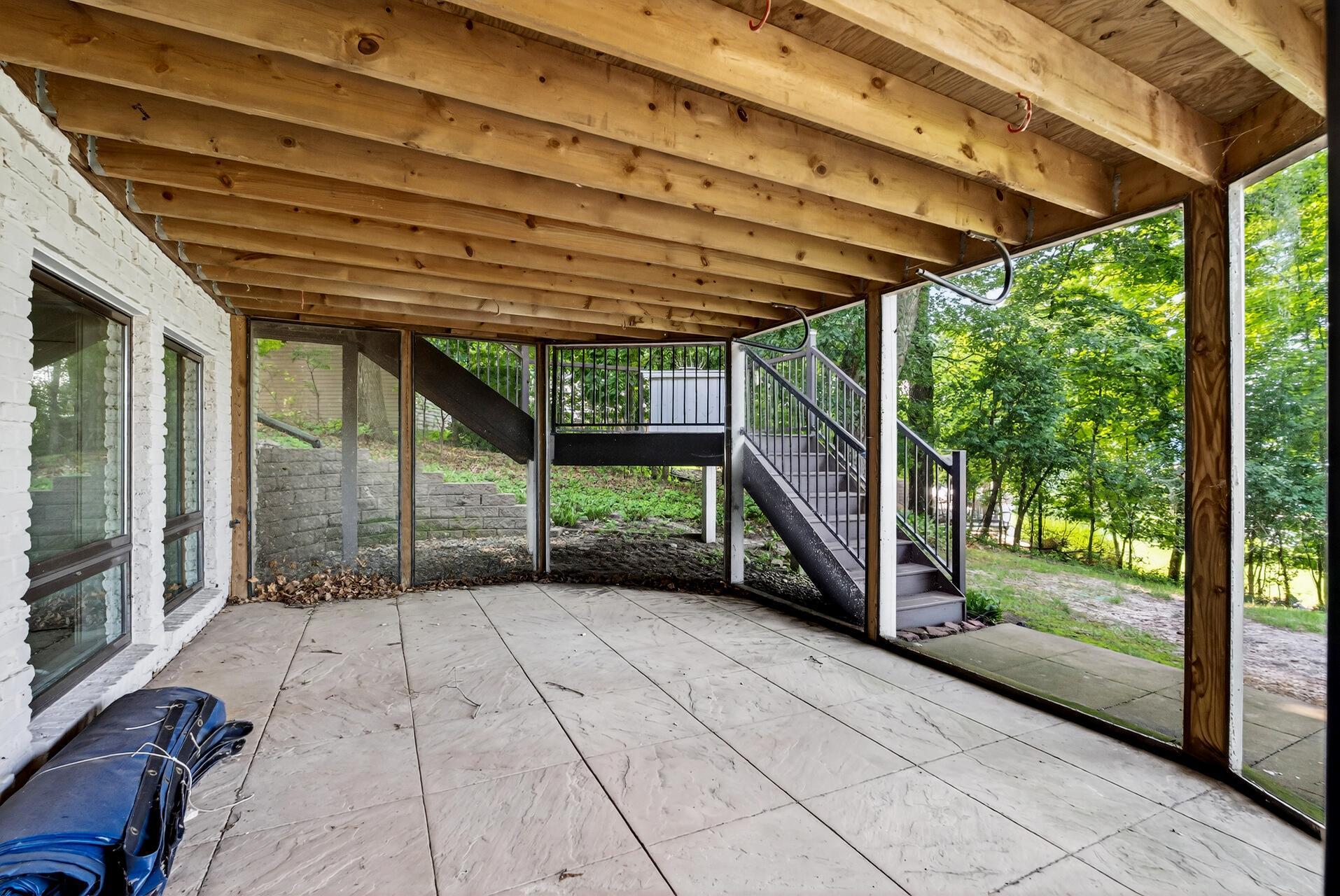 5940 Hardscrabble Circle
