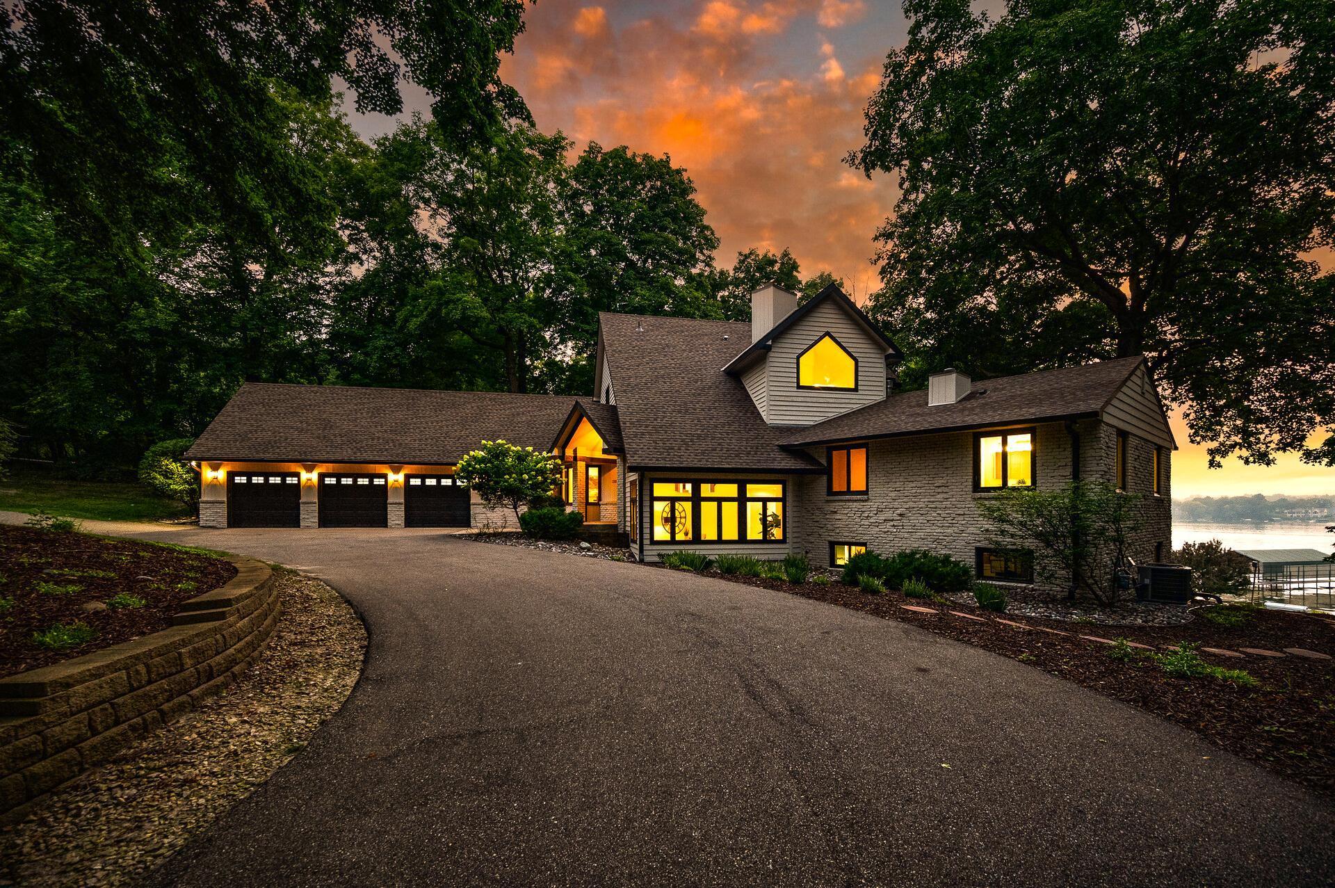 5940 Hardscrabble Circle