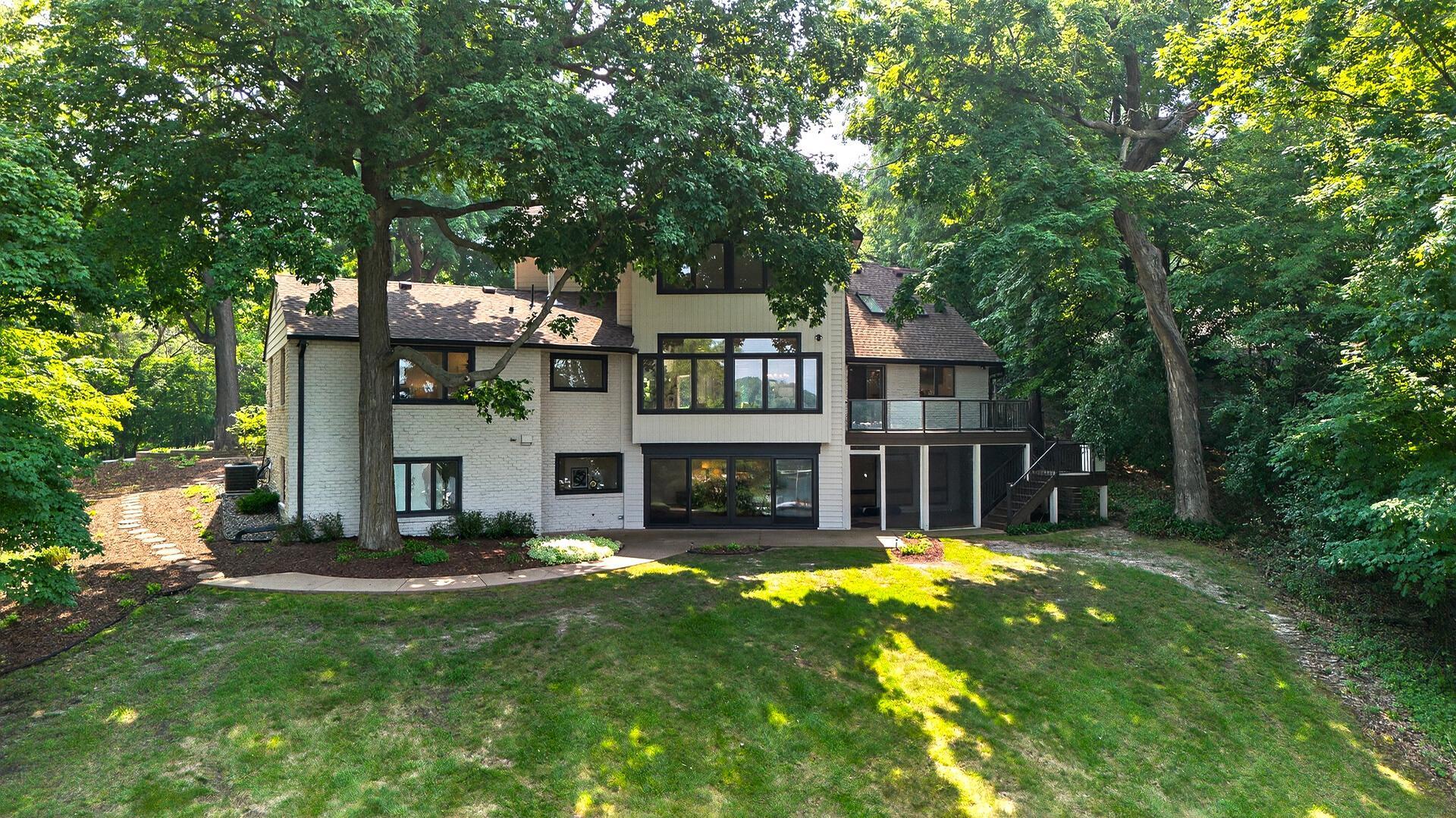 5940 Hardscrabble Circle