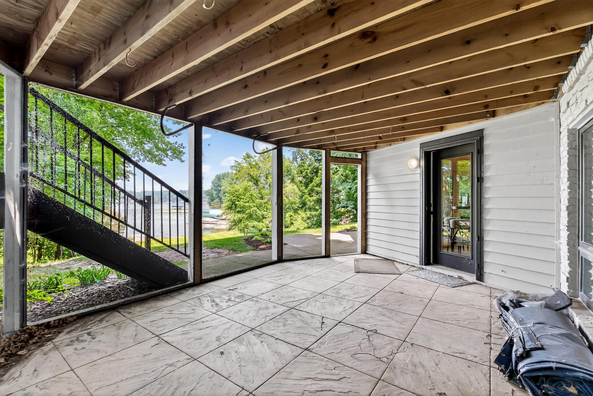 5940 Hardscrabble Circle