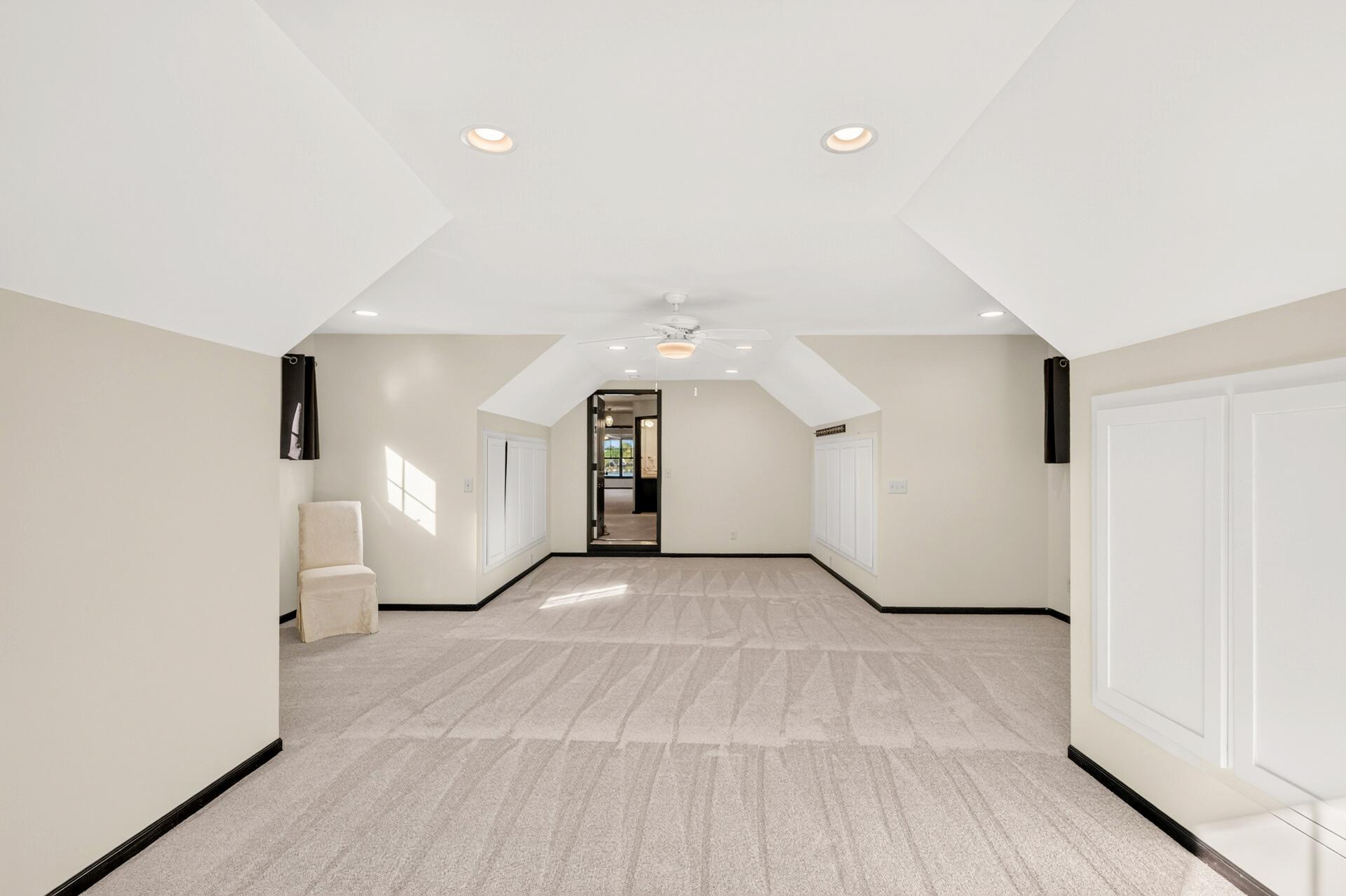 5060 Edgewater Drive