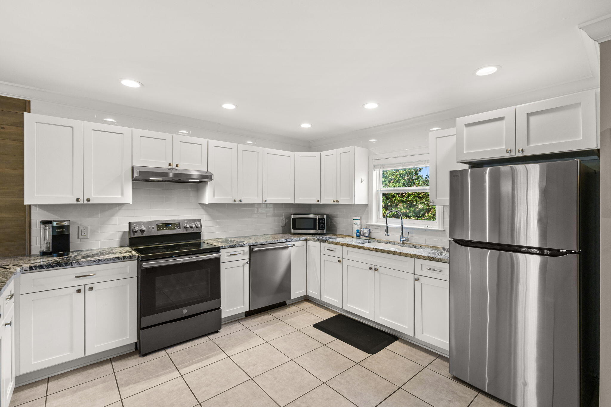2381 W County Highway 30A UNIT 14