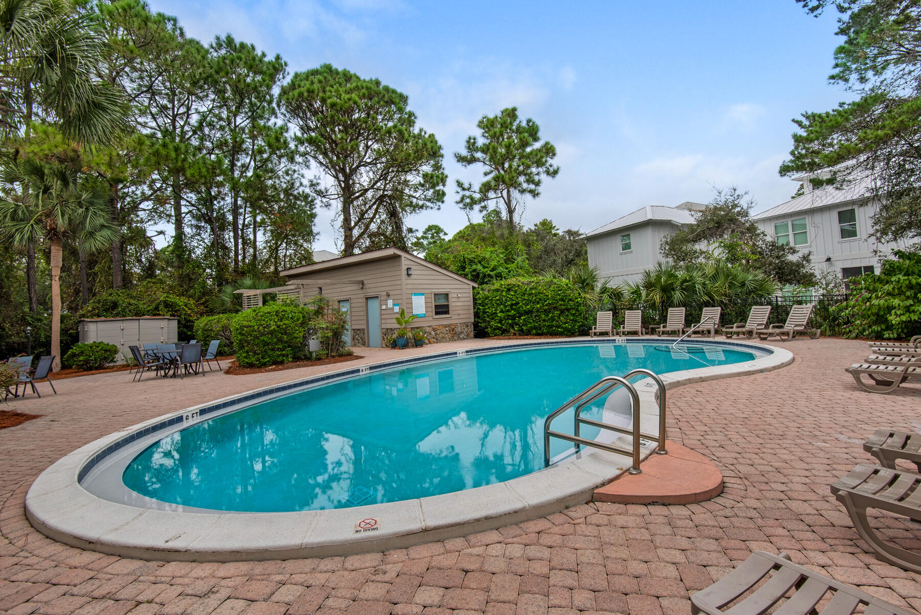 33 Cypress Street 270