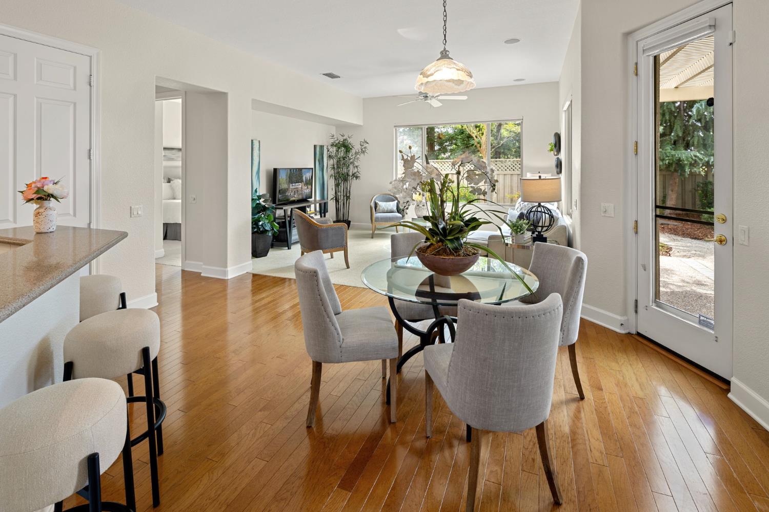 1813 Leander Lane