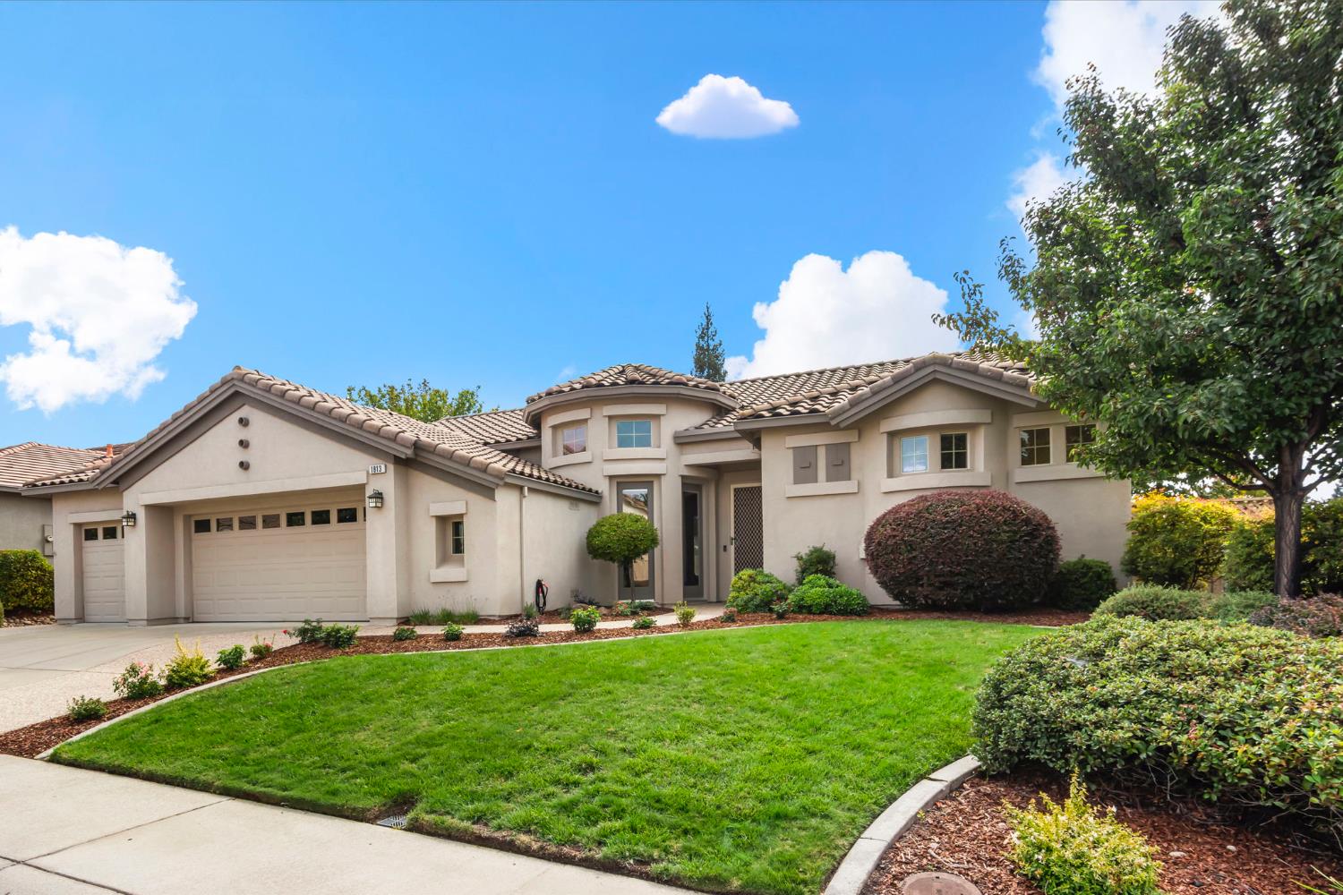 1813 Leander Lane