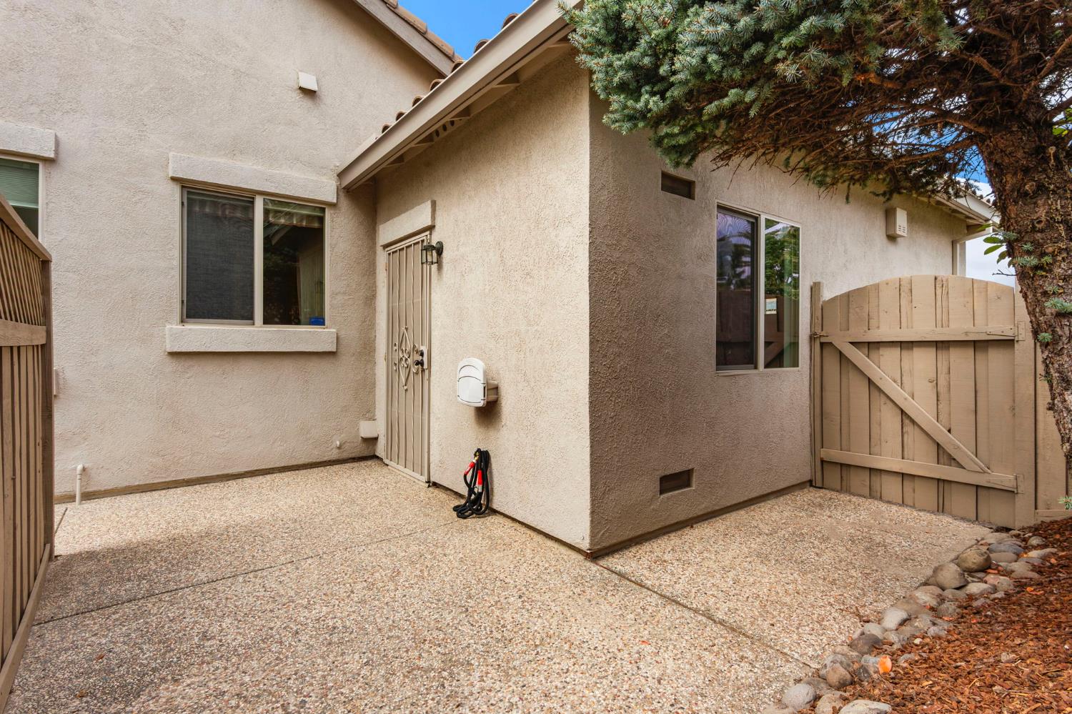 1813 Leander Lane