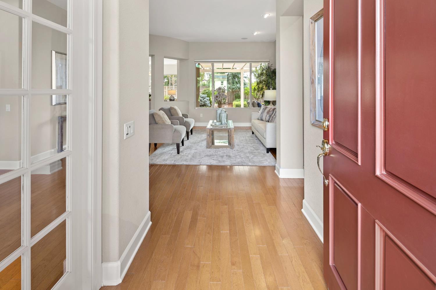 1813 Leander Lane