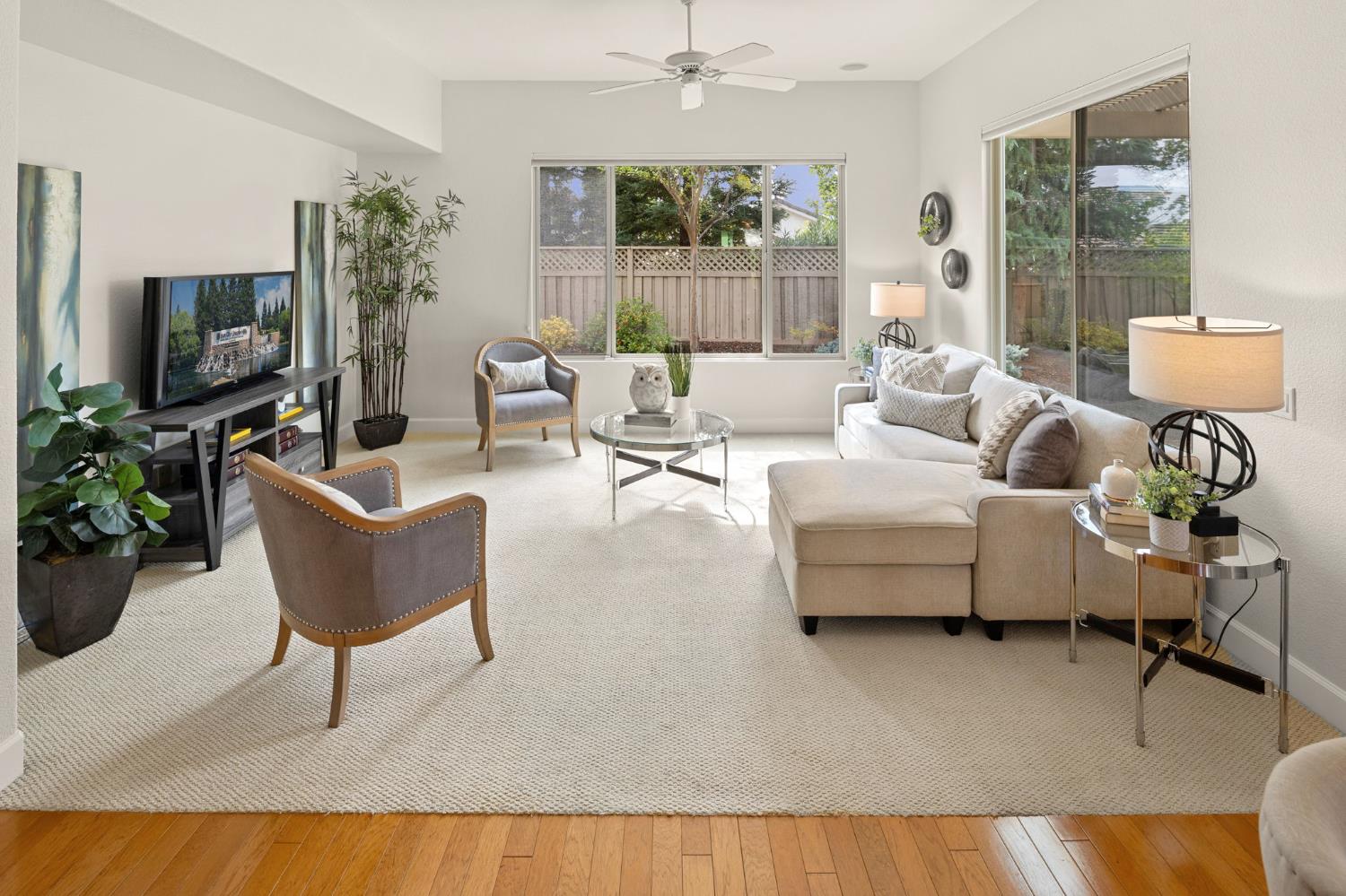 1813 Leander Lane