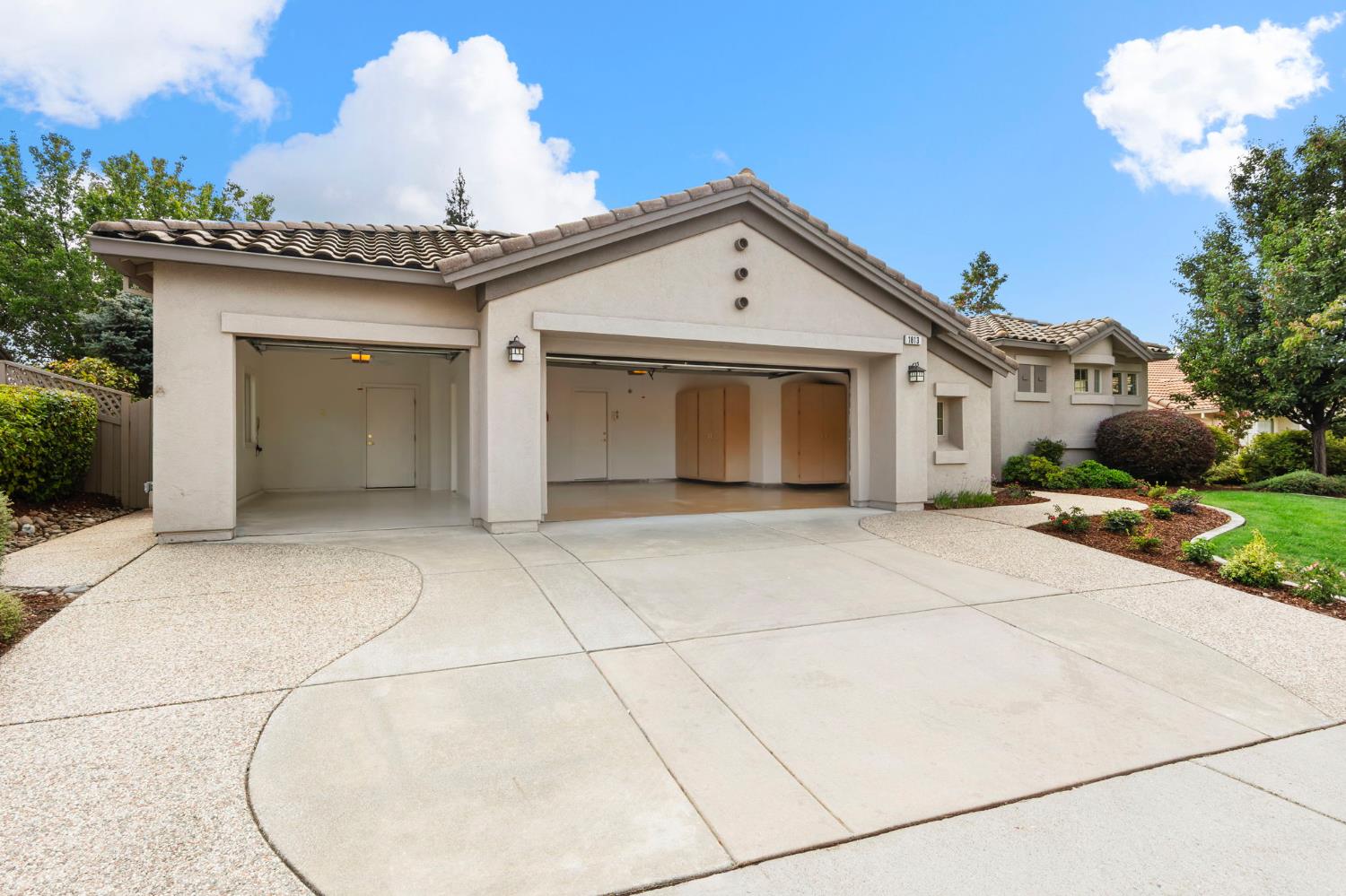 1813 Leander Lane
