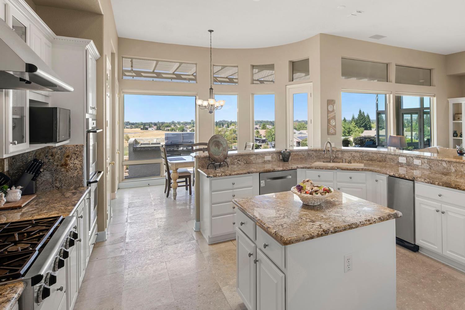 1550 Summerhill Lane