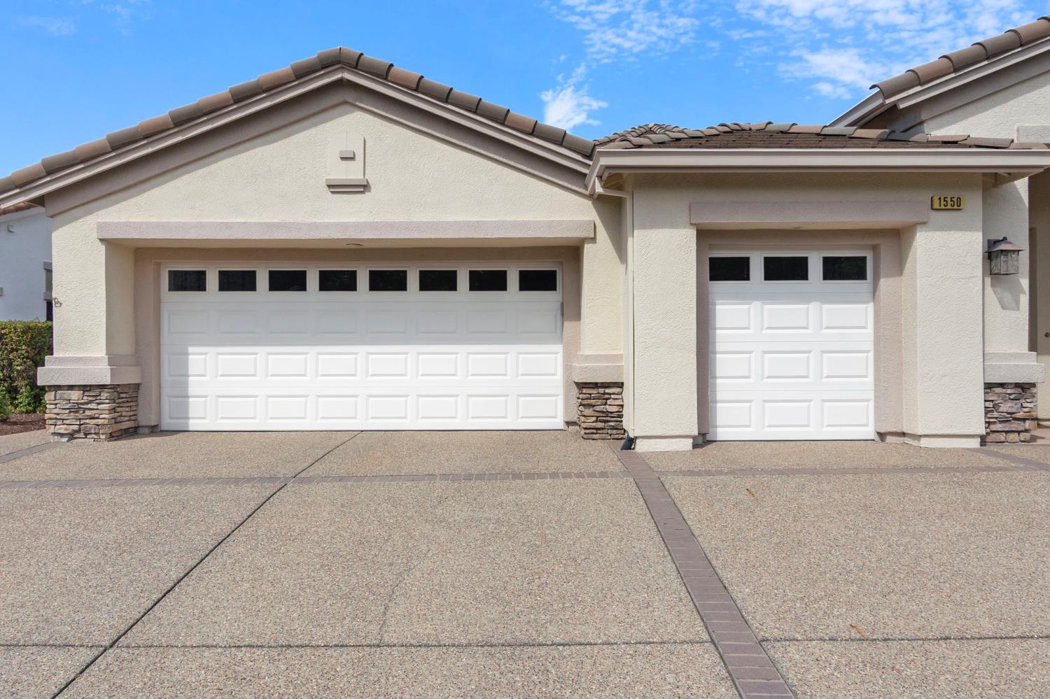 1550 Summerhill Lane