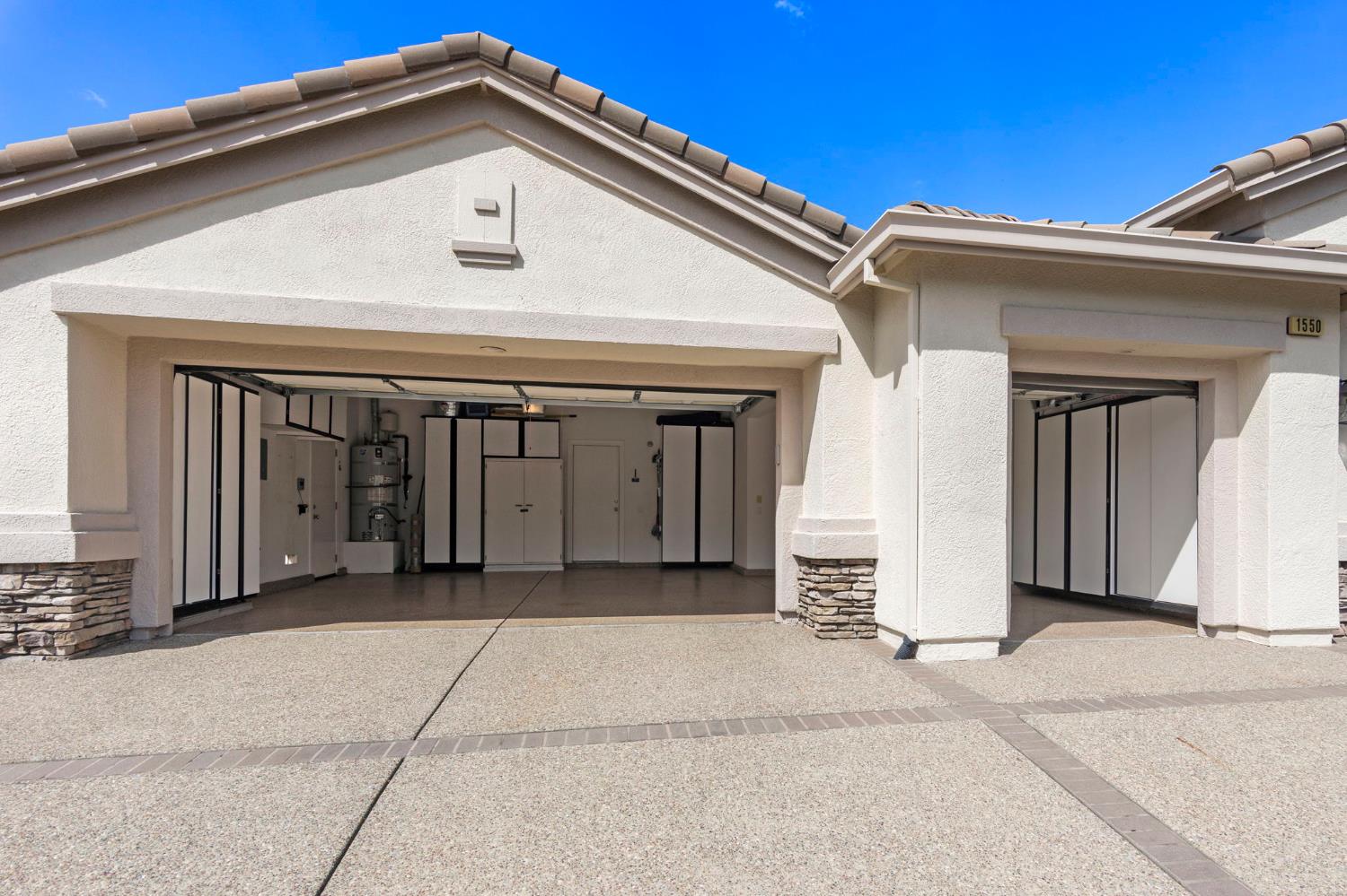 1550 Summerhill Lane