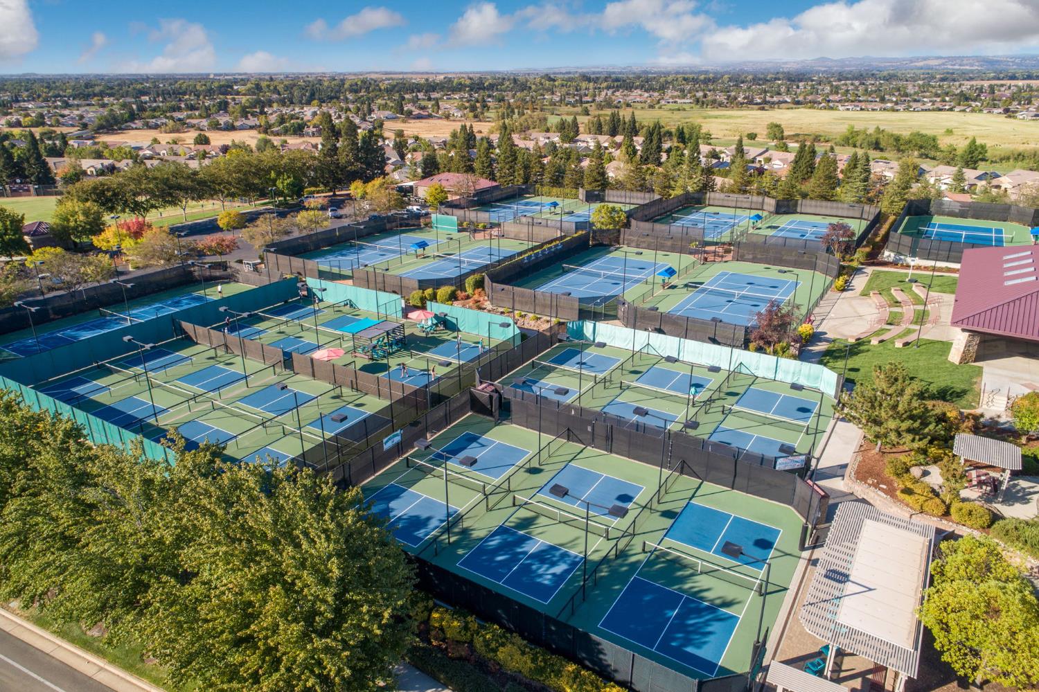 1550 Summerhill Lane