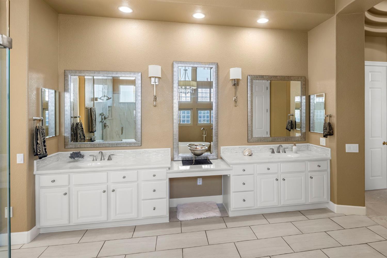 1550 Summerhill Lane