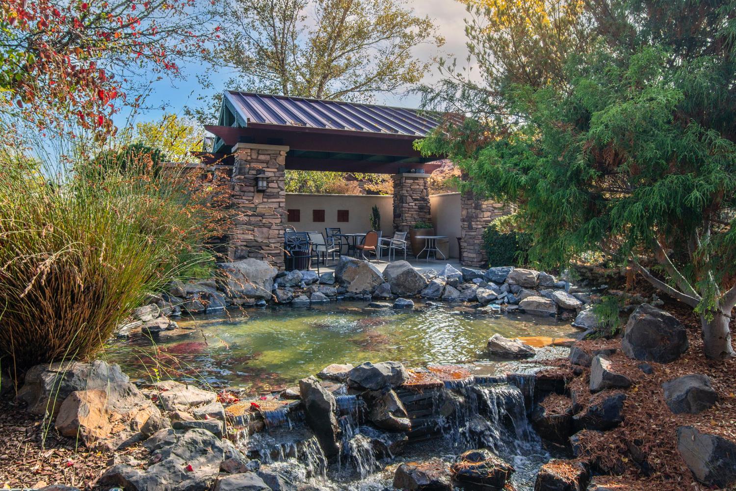 1550 Summerhill Lane