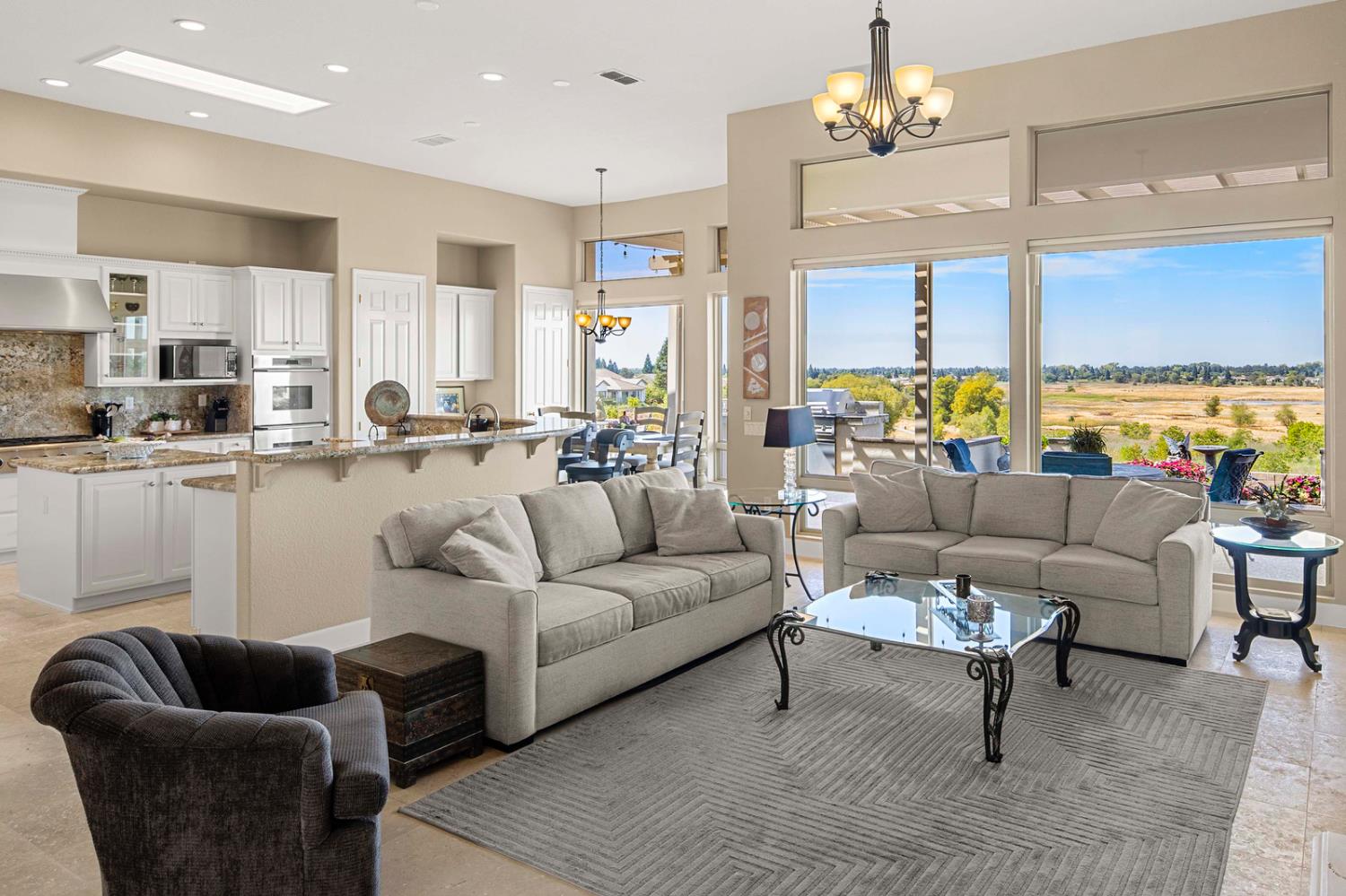 1550 Summerhill Lane