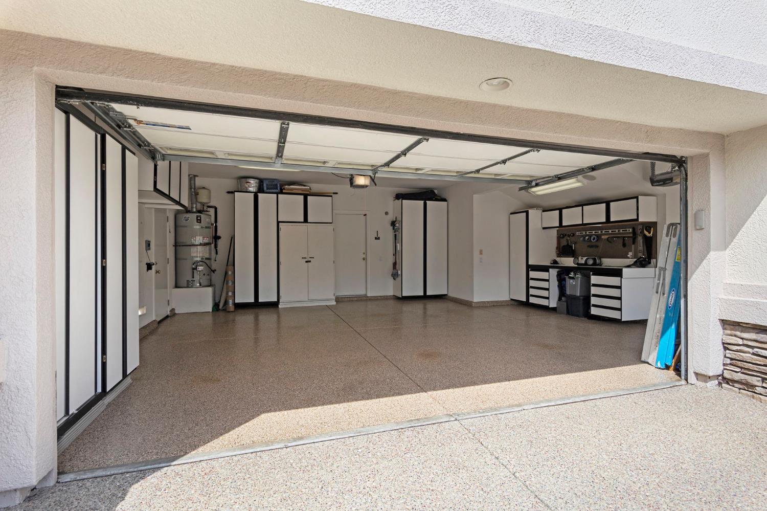 1550 Summerhill Lane