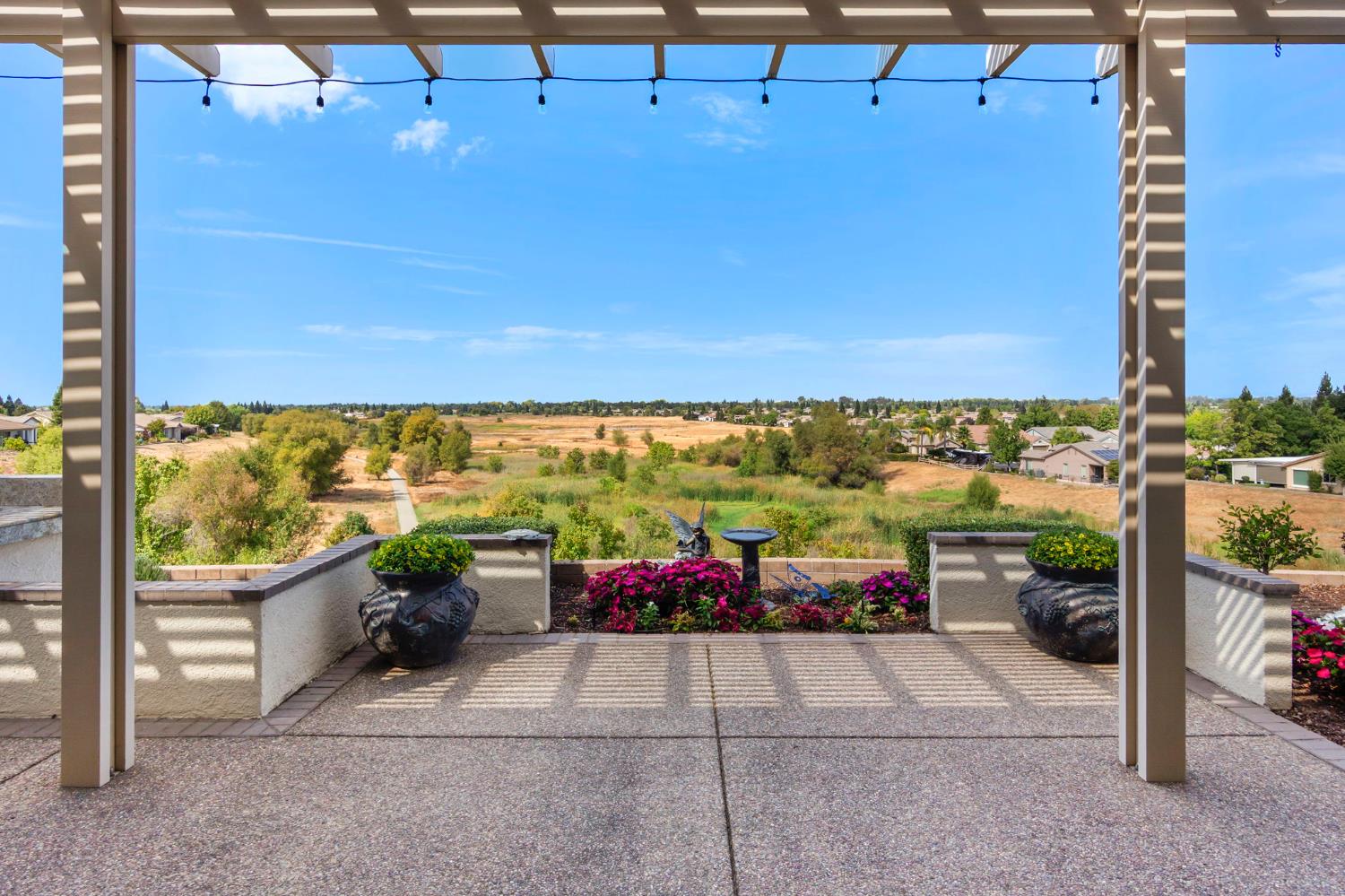 1550 Summerhill Lane