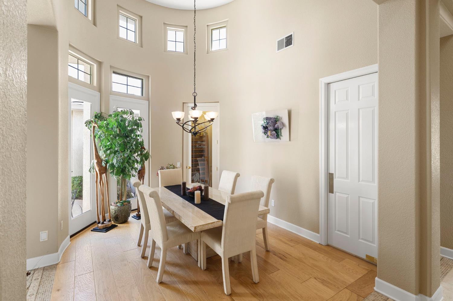 1550 Summerhill Lane