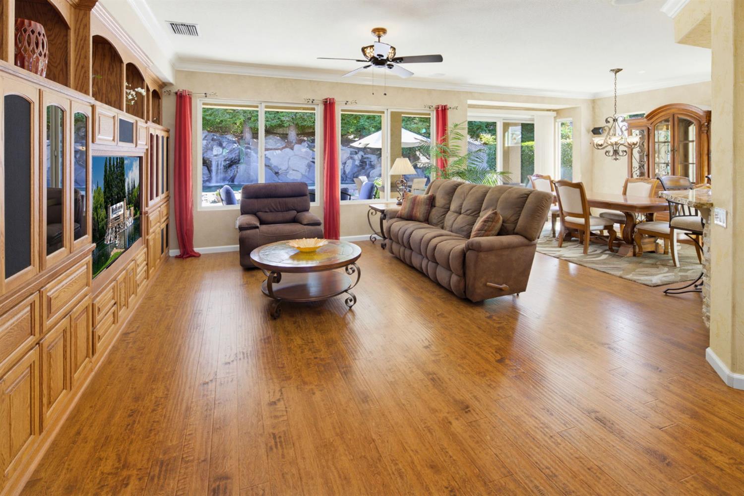 1945 Laurelhurst Lane