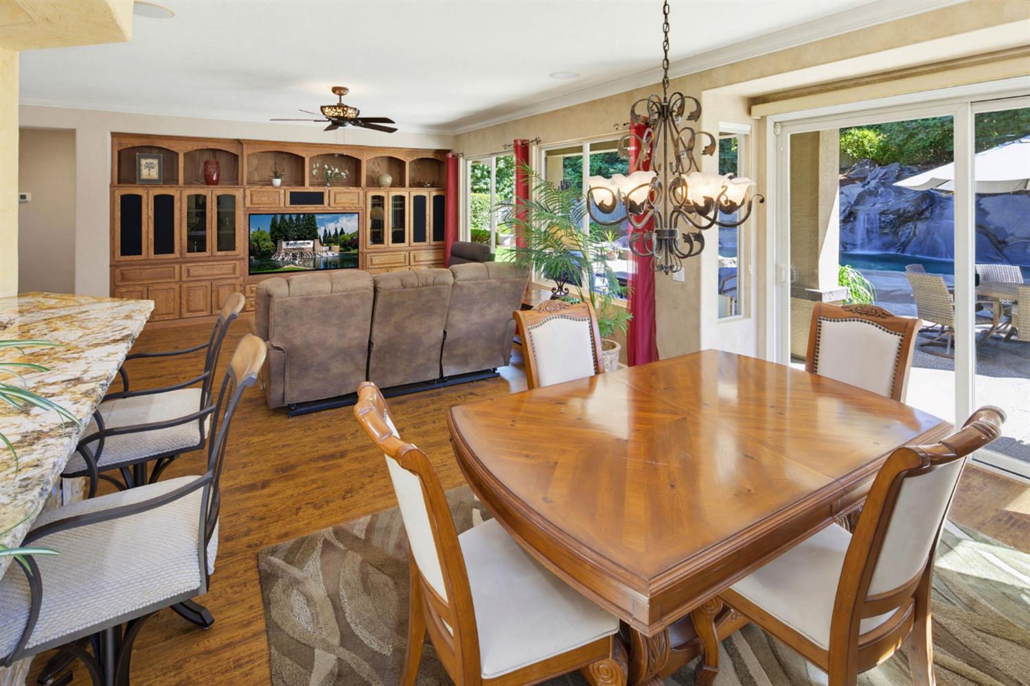 1945 Laurelhurst Lane
