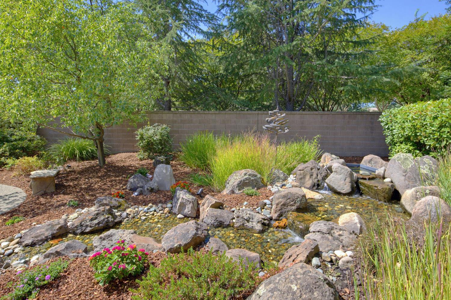 902 Coachman Lane