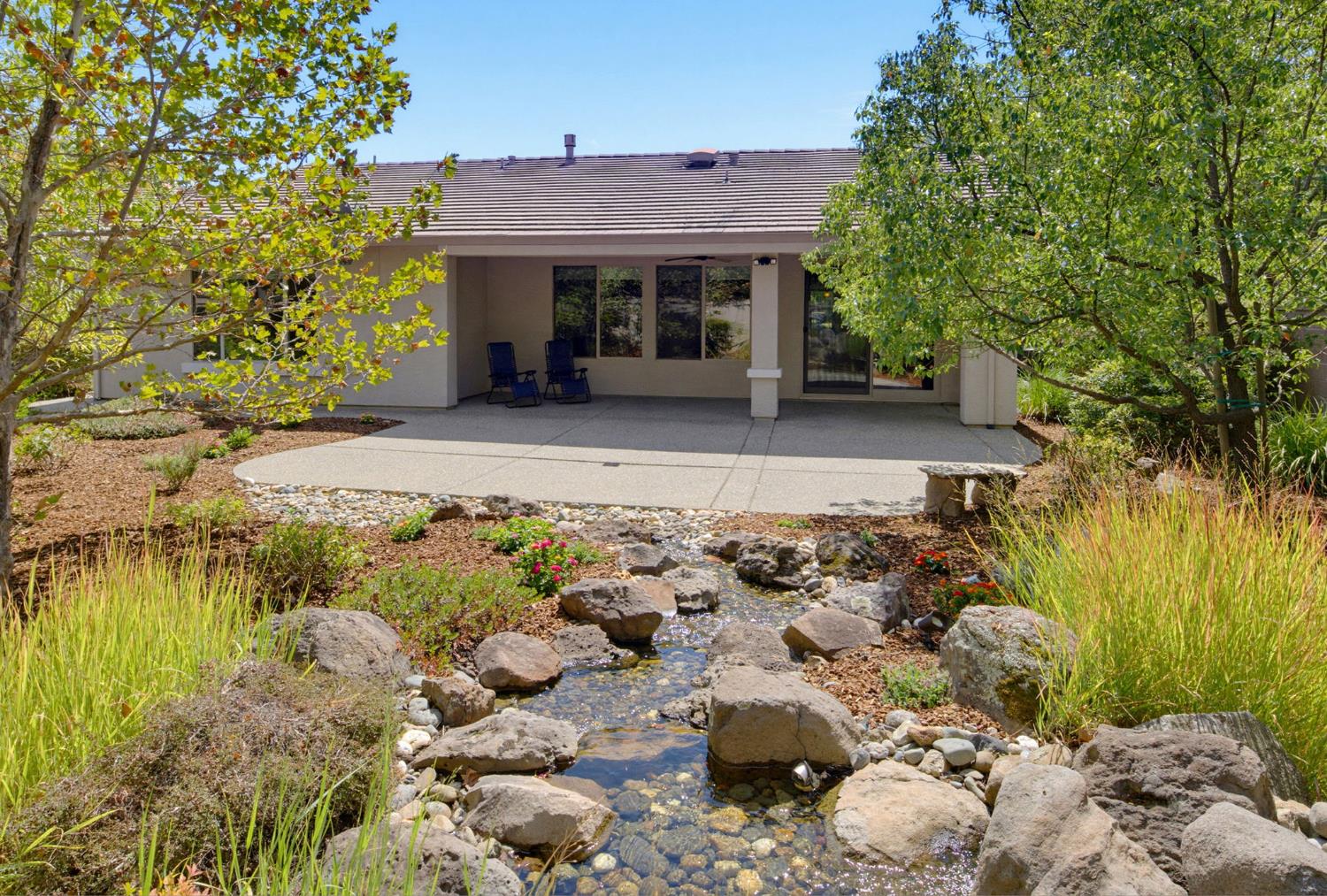 902 Coachman Lane