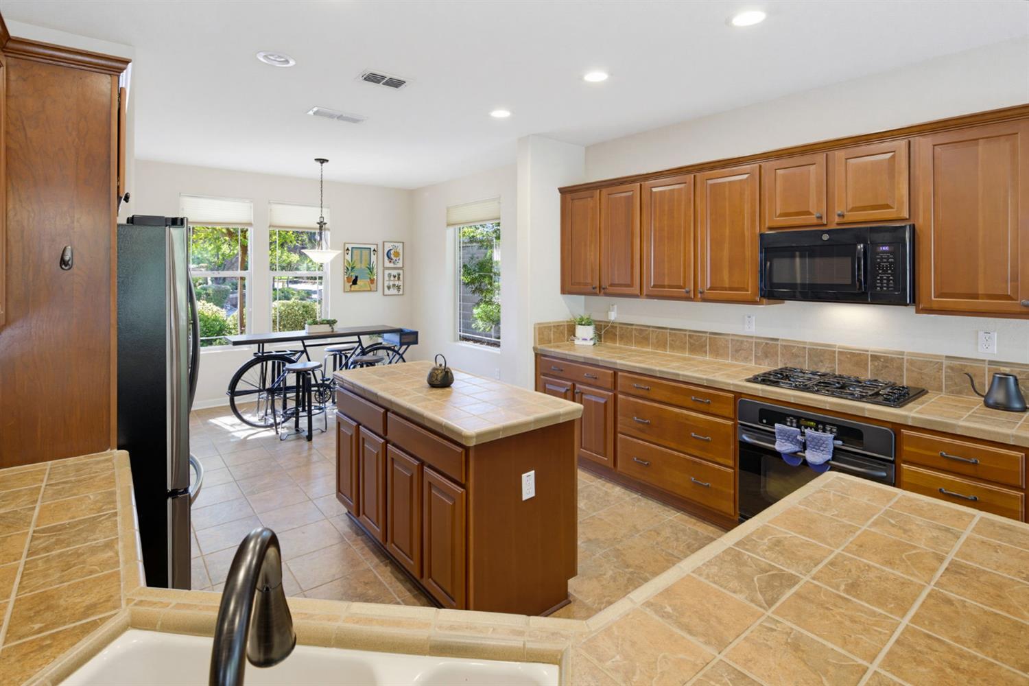 902 Coachman Lane