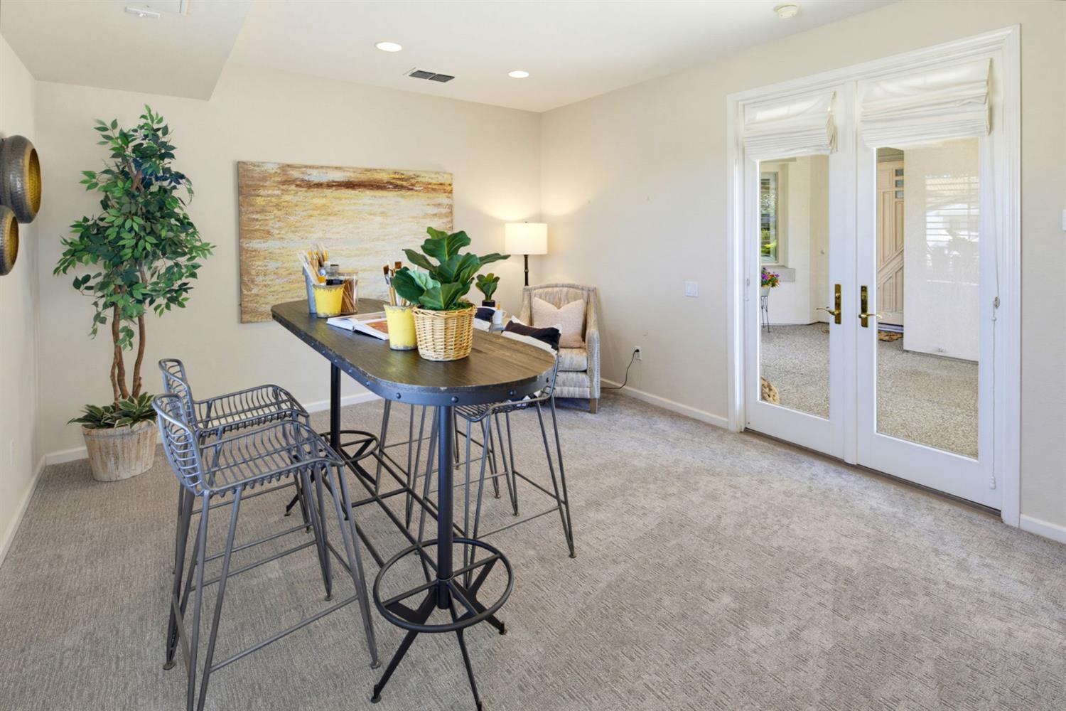 807 Carrousel Court