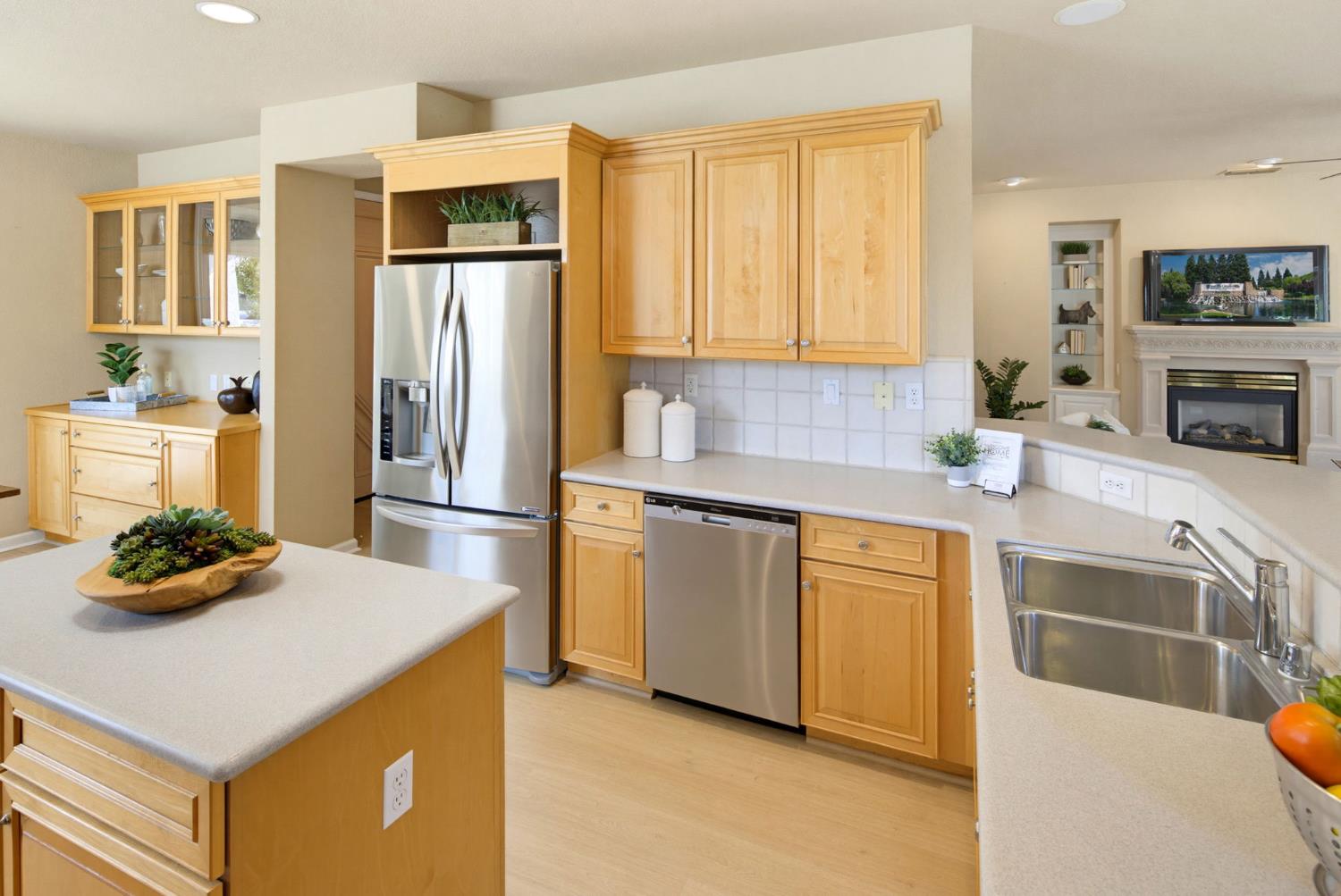 807 Carrousel Court