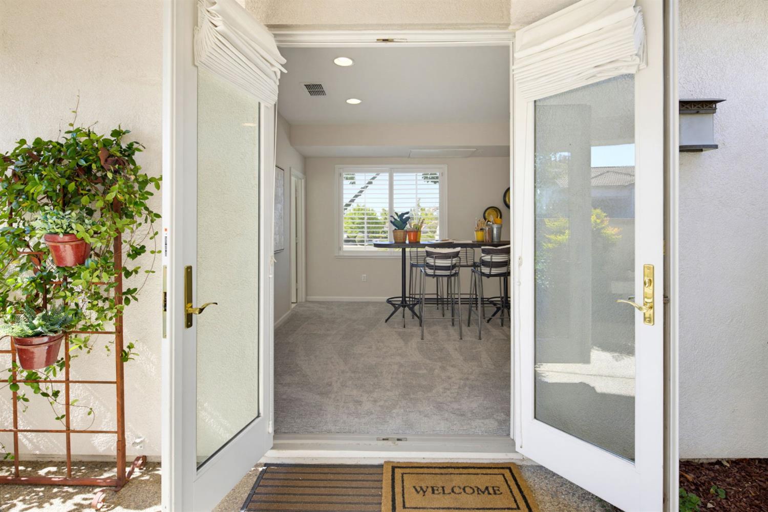 807 Carrousel Court
