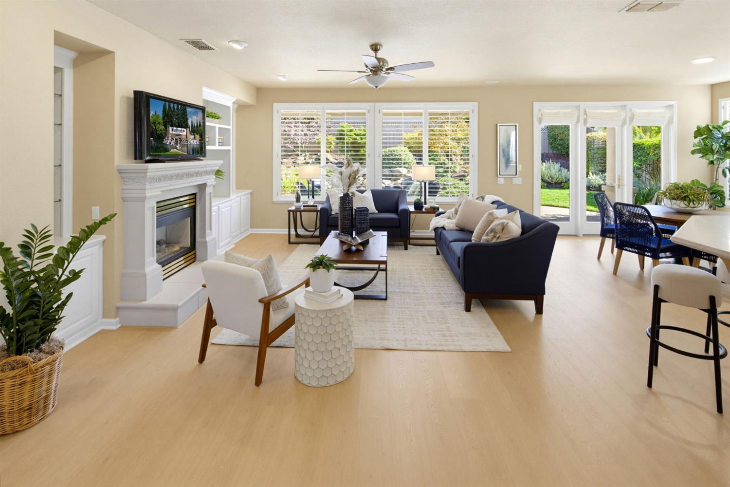 807 Carrousel Court