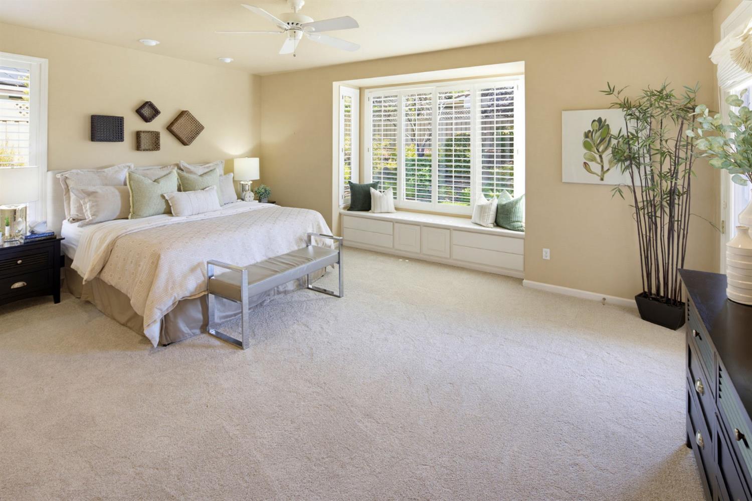807 Carrousel Court