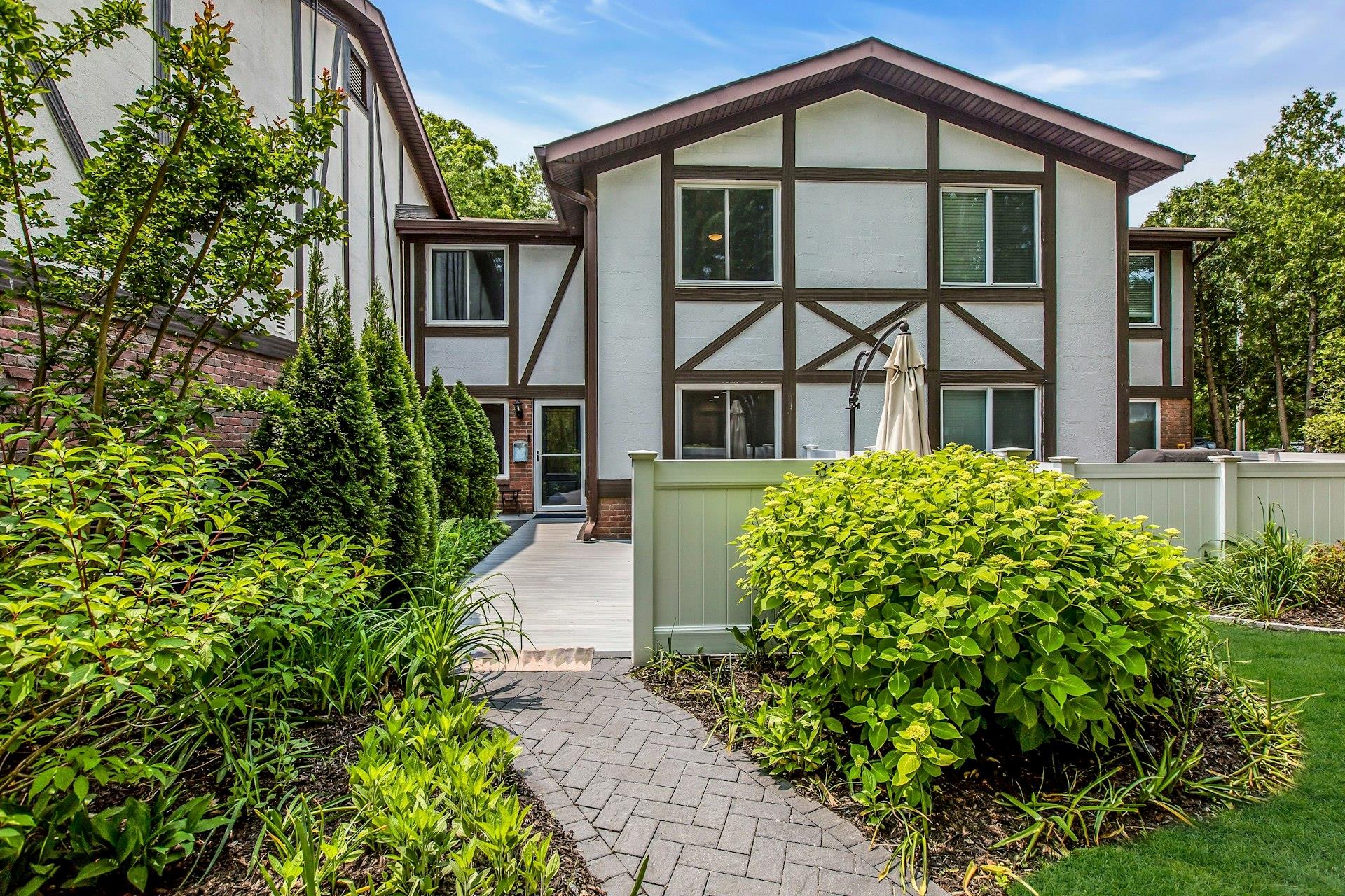 818 Blue Ridge Drive Unit: 818