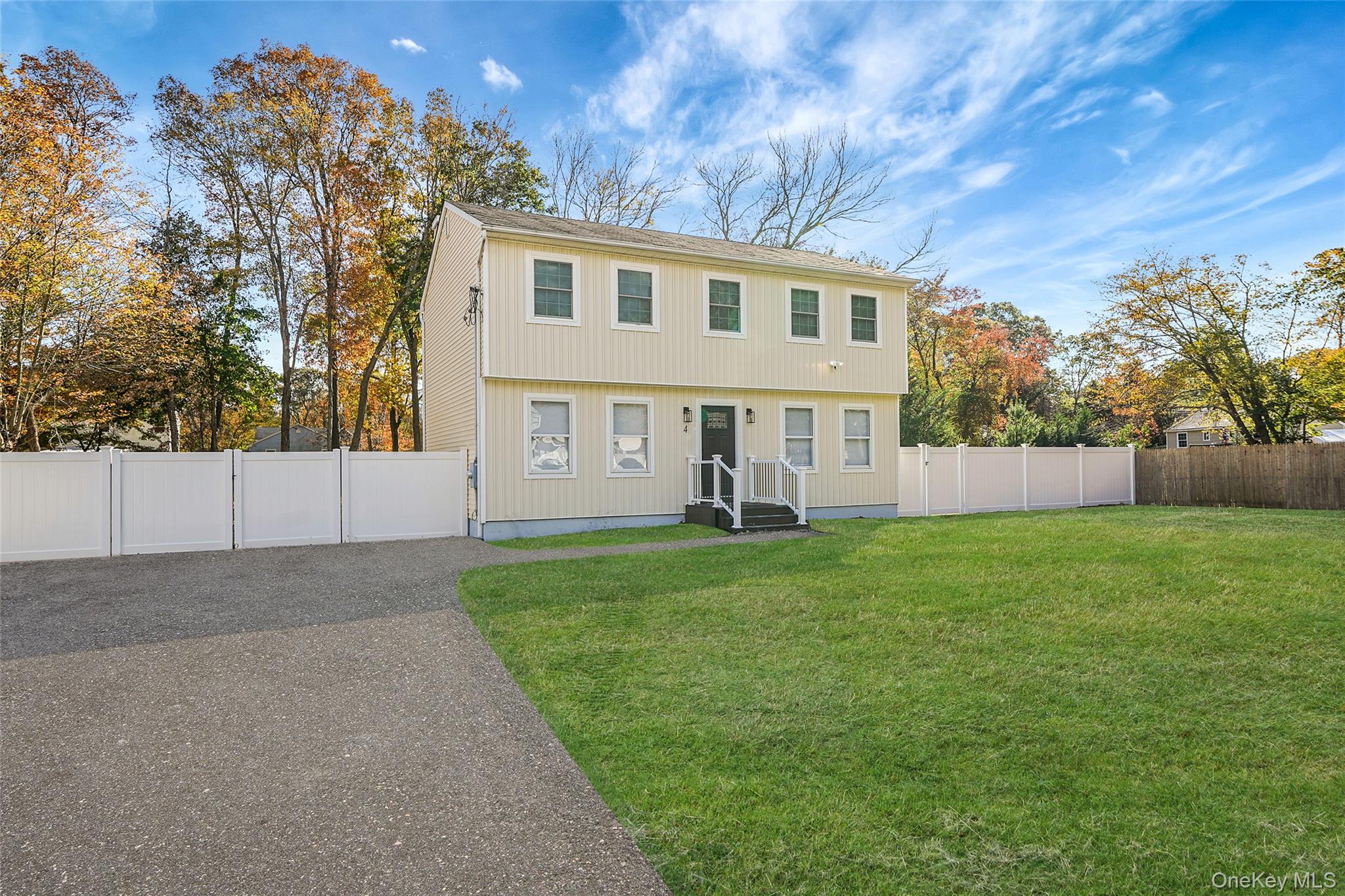 4 Flores Lane