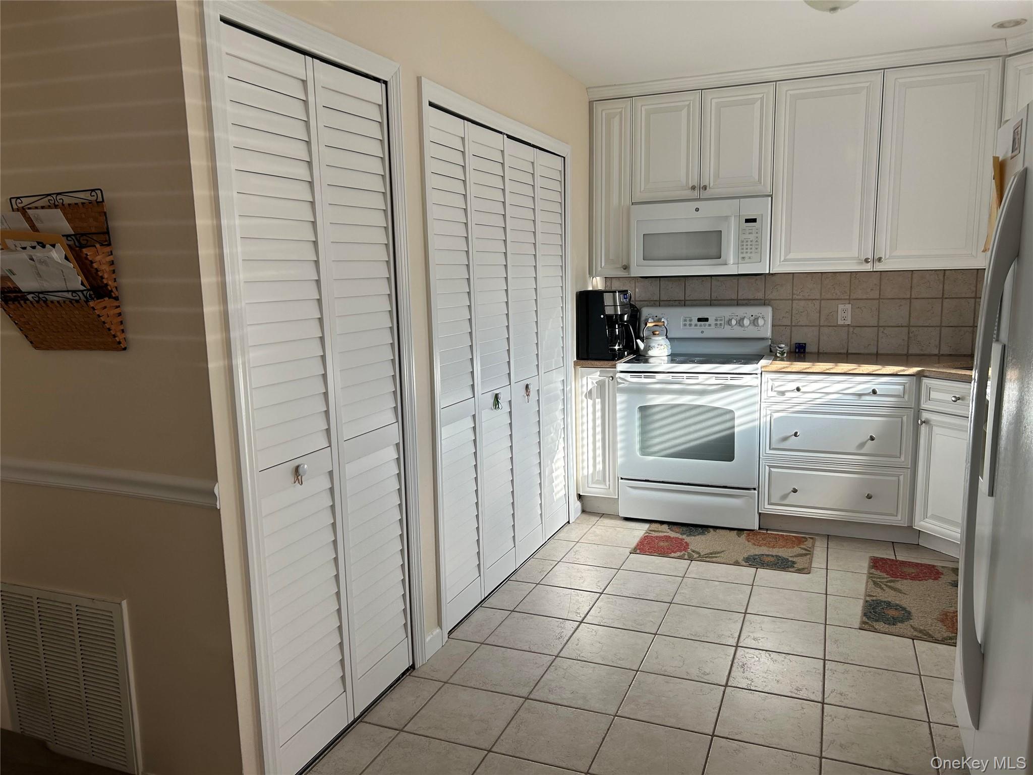 233B Springmeadow Drive Unit: B