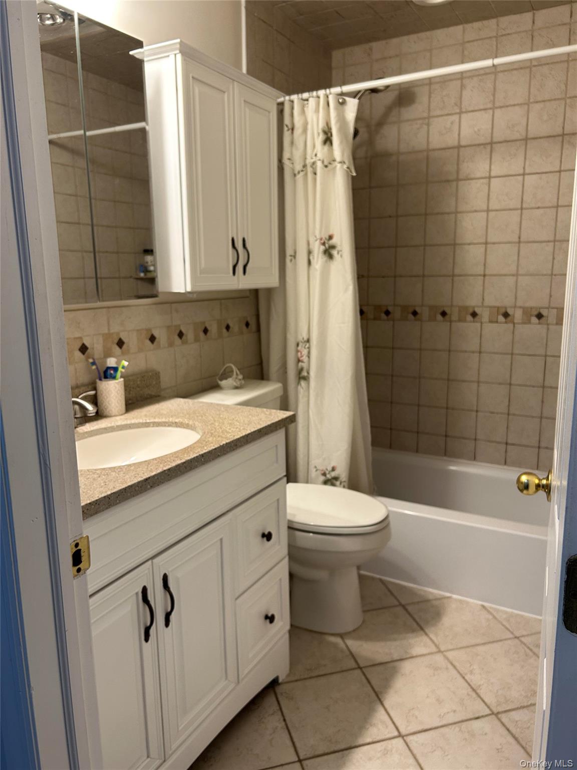 233B Springmeadow Drive Unit: B
