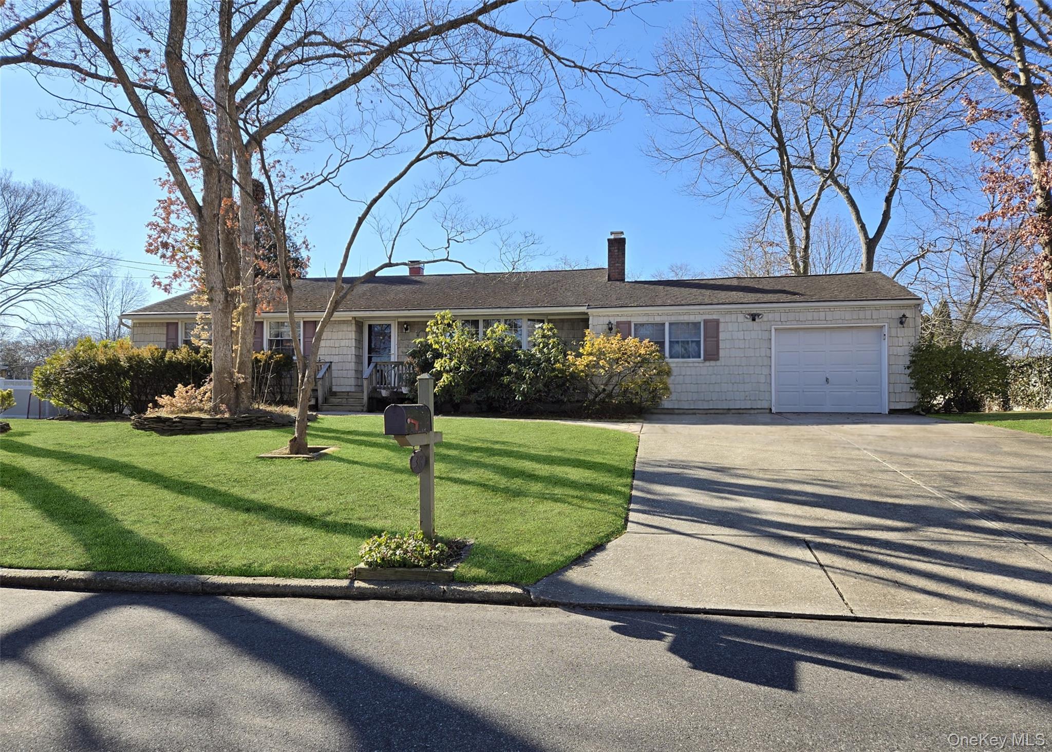 38 Woodbury Road