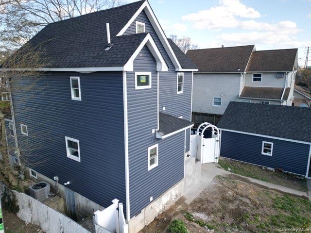 21 Randall Avenue