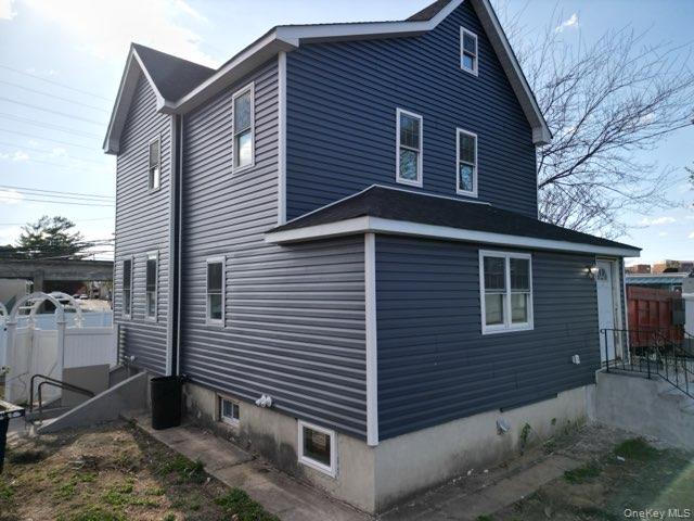 21 Randall Avenue