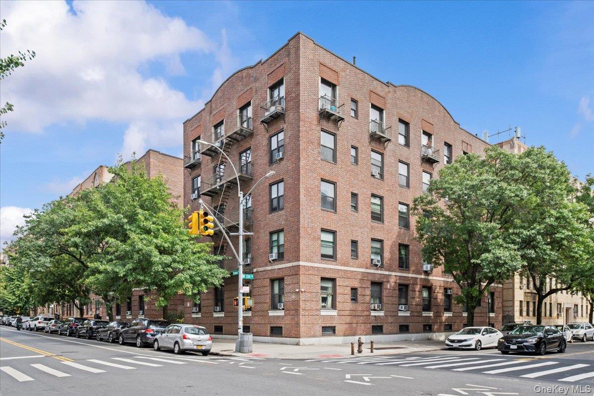 117 Seaman Avenue Unit: 4C