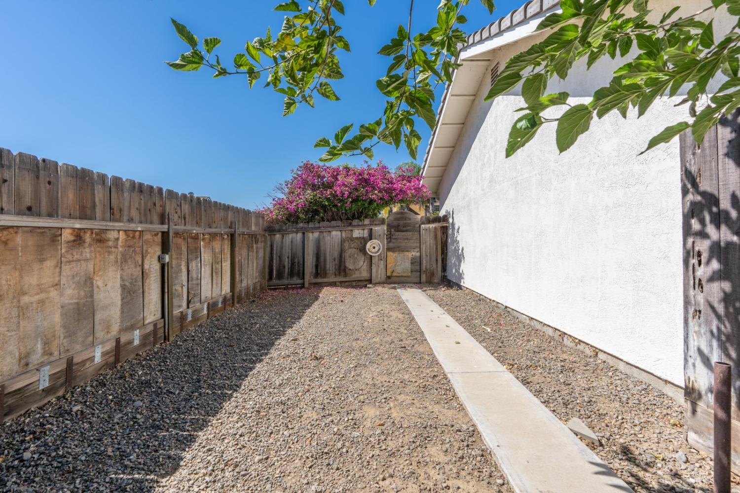 1034 Acaciawood Court