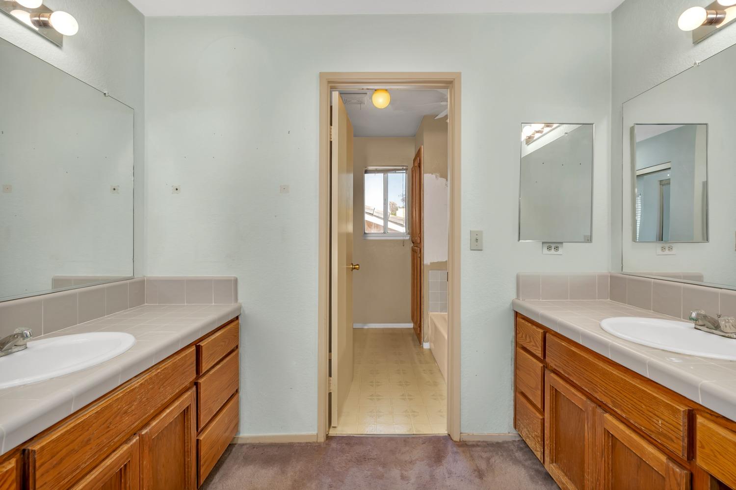 1034 Acaciawood Court